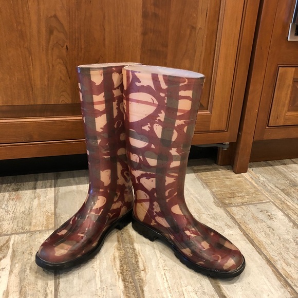 Burberry rain boots - Picture 4 of 5